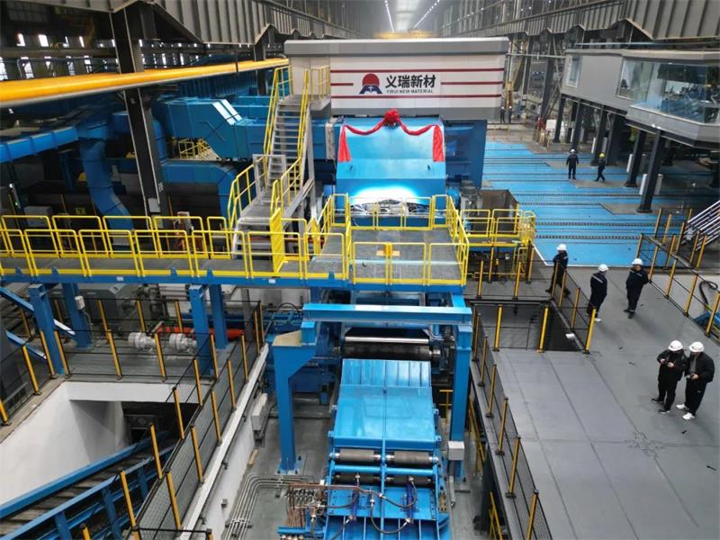 義瑞新材熱軋生產線精軋機成功穿帶